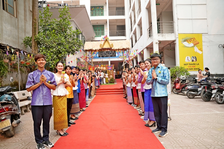 TRƯỜNG HỮU NGHỊ 80 TỔ CHỨC ĐÓN TẾT CHOL CHHNAM THMAY 2026 CHO LƯU HỌC SINH CAMPUCHIA  LAN TỎA GIÁ TRỊ VĂN HÓA, THẮT CHẶT TÌNH HỮU NGHỊ VIỆT NAM – CAMPUCHIA- Ảnh 7.