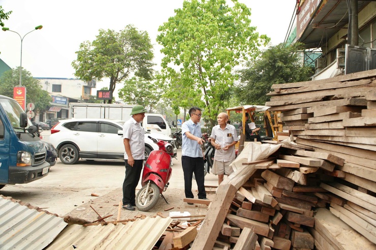 TÂY PHƯƠNG TIẾP TỤC RA QUÂN LẬP LẠI TRẬT TỰ ĐÔ THỊ, TRẢ LẠI ĐƯỜNG THÔNG HÈ THOÁNG- Ảnh 1.