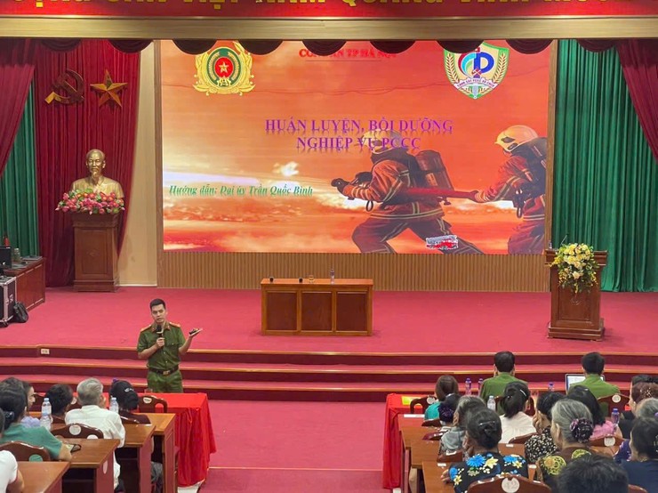 YÊN LÃNG TUYÊN TRUYỀN NÂNG CAO NHẬN THỨC PHÒNG CHỐNG TỘI PHẠM VÀ TỆ NẠN XÃ HỘI TRÊN ĐỊA BÀN XÃ- Ảnh 2.