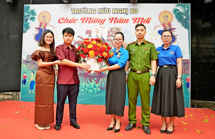 TRƯỜNG HỮU NGHỊ 80 TỔ CHỨC ĐÓN TẾT CHOL CHHNAM THMAY 2026 CHO LƯU HỌC SINH CAMPUCHIA  LAN TỎA GIÁ TRỊ VĂN HÓA, THẮT CHẶT TÌNH HỮU NGHỊ VIỆT NAM – CAMPUCHIA- Ảnh 6.