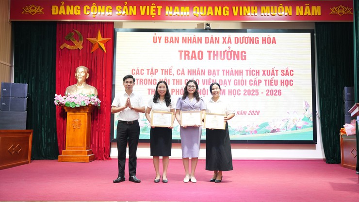 UBND xã tuyên dương 02 tập thể và 03 cá nhân có thành tích xuất sắc trong Hội thi giáo viên dạy giỏi cấp Tiểu học Thành phố năm học 2025-2026 - Ảnh 3.