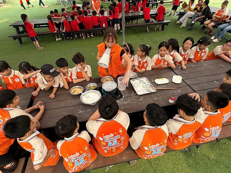 Học sinh trường Tiểu học Thúy Lĩnh rạng rỡ nụ cười trong chuyến tham quan trải nghiệm tại Glory Farm Resort- Ảnh 3.