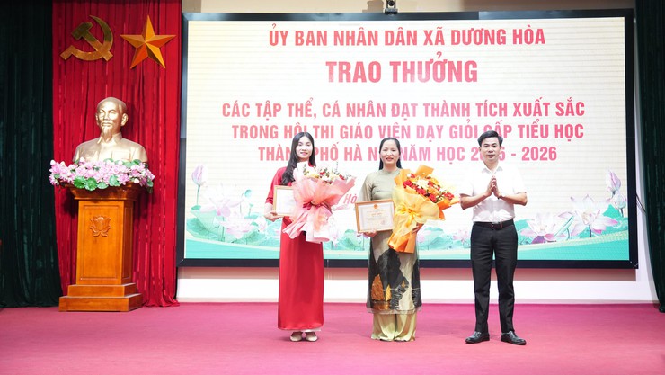 UBND xã tuyên dương 02 tập thể và 03 cá nhân có thành tích xuất sắc trong Hội thi giáo viên dạy giỏi cấp Tiểu học Thành phố năm học 2025-2026 - Ảnh 4.