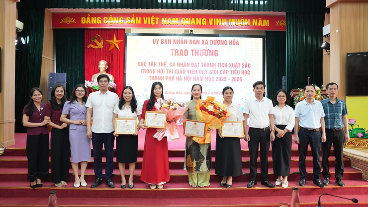 UBND xã tuyên dương 02 tập thể và 03 cá nhân có thành tích xuất sắc trong Hội thi giáo viên dạy giỏi cấp Tiểu học Thành phố năm học 2025-2026 - Ảnh 5.