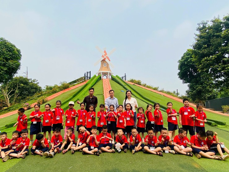 Học sinh trường Tiểu học Thúy Lĩnh rạng rỡ nụ cười trong chuyến tham quan trải nghiệm tại Glory Farm Resort- Ảnh 5.