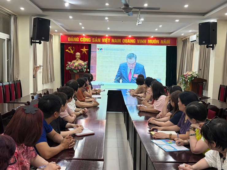 Đảng ủy phường Hoàn Kiếm đã tổ chức 93 điểm cầu tiếp sóng trực tuyến Hội nghị toàn quốc nghiên cứu, học tập và quán triệt Nghị quyết Hội nghị lần thứ hai Ban Chấp hành Trung ương Đảng khóa XIV- Ảnh 7.