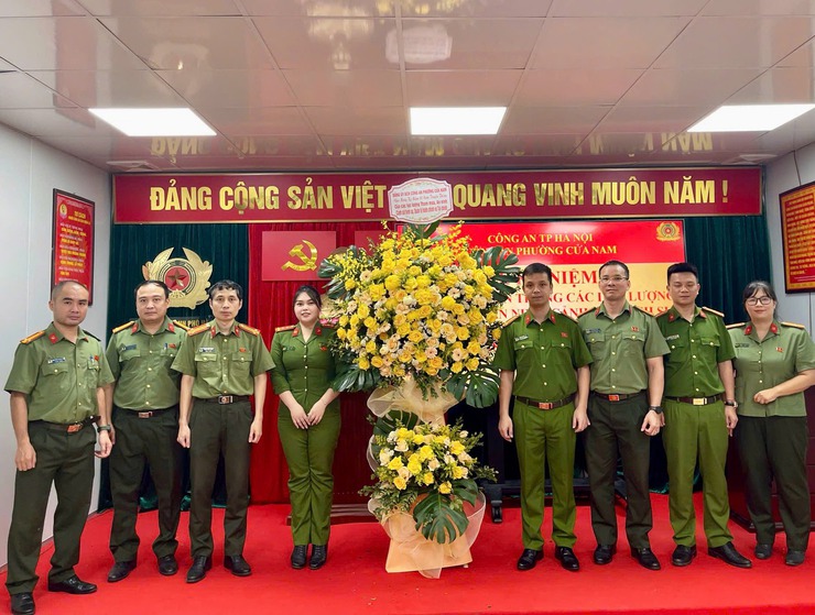 CÔNG AN PHƯỜNG CỬA NAM KỶ NIỆM 80 NĂM TRUYỀN THỐNG CÁC LỰC LƯỢNG – TIẾP NỐI NIỀM TỰ HÀO, VỮNG BƯỚC TƯƠNG LAI- Ảnh 3.