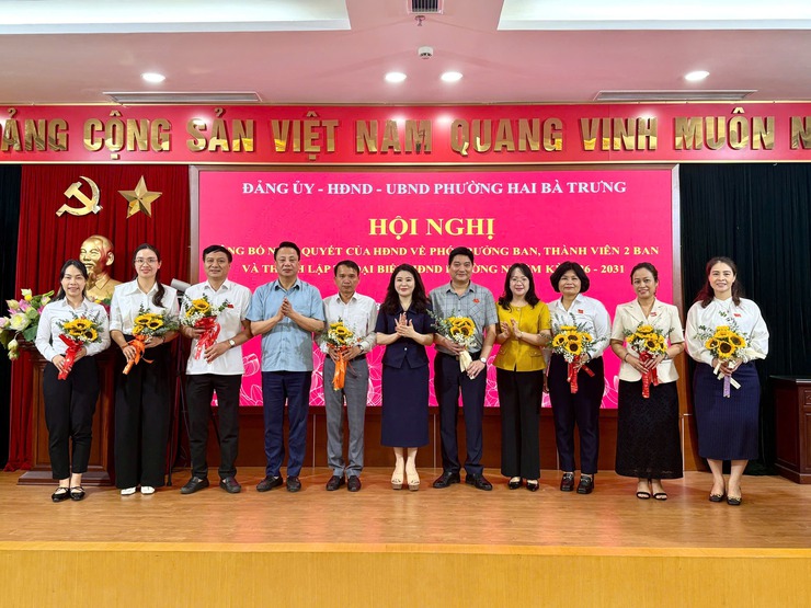 Phường Hai Bà Trưng: Tổ chức Hội nghị triển khai các Nghị quyết của Thường trực HĐND phường.- Ảnh 4.