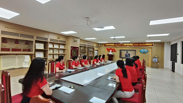 Đảng ủy phường Hoàn Kiếm đã tổ chức 93 điểm cầu tiếp sóng trực tuyến Hội nghị toàn quốc nghiên cứu, học tập và quán triệt Nghị quyết Hội nghị lần thứ hai Ban Chấp hành Trung ương Đảng khóa XIV- Ảnh 8.