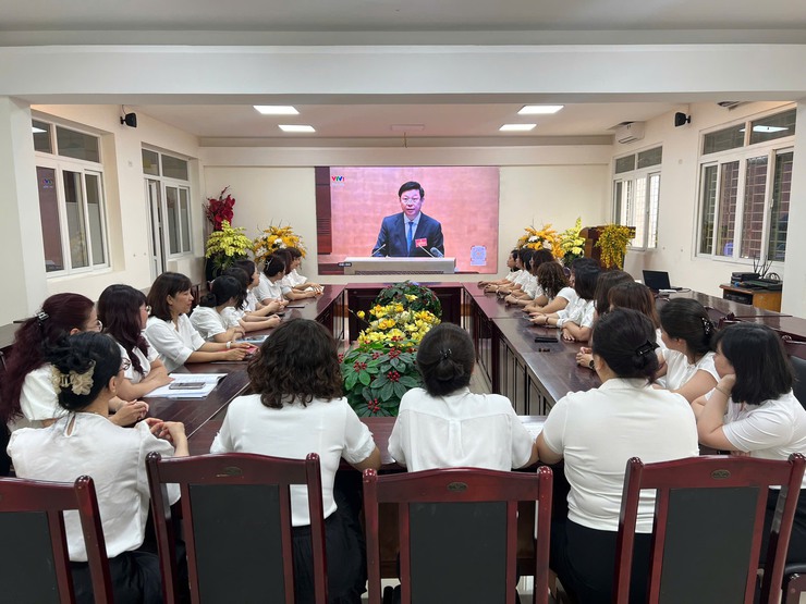 Đảng ủy phường Hoàn Kiếm đã tổ chức 93 điểm cầu tiếp sóng trực tuyến Hội nghị toàn quốc nghiên cứu, học tập và quán triệt Nghị quyết Hội nghị lần thứ hai Ban Chấp hành Trung ương Đảng khóa XIV- Ảnh 9.