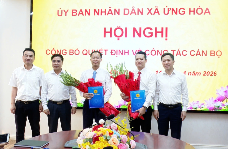 CÔNG BỐ, TRAO QUYẾT ĐỊNH BỔ NHIỆM LÃNH ĐẠO BAN QUẢN LÝ DỰ ÁN ĐẦU TƯ - HẠ TẦNG XÃ ỨNG HÒA.- Ảnh 1.
