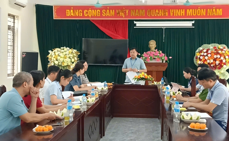 Đợt kiểm tra an toàn thực phẩm bước sang ngày thứ 5: Tăng cường kiểm soát bếp ăn bán trú.- Ảnh 1.
