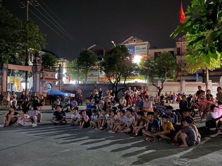 Vân Đình tổ chức chiếu phim lưu động phục vụ nhân dân, hướng tới kỷ niệm các ngày lễ lớn của đất nước trong năm 2026- Ảnh 3.