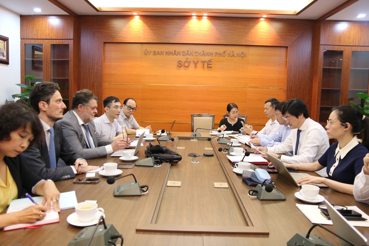 Thúc đẩy hợp tác giữa ngành y tế Hà Nội và AP-HP International (Pháp)- Ảnh 1.