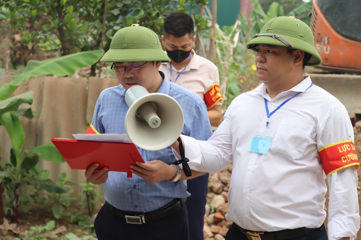 Phú Xuyên cưỡng chế trường hợp vi phạm đất đai tại thôn Nguyên Hanh- Ảnh 3.