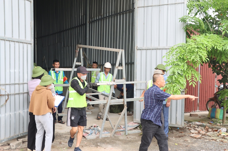 Phú Xuyên cưỡng chế trường hợp vi phạm đất đai tại thôn Nguyên Hanh- Ảnh 5.