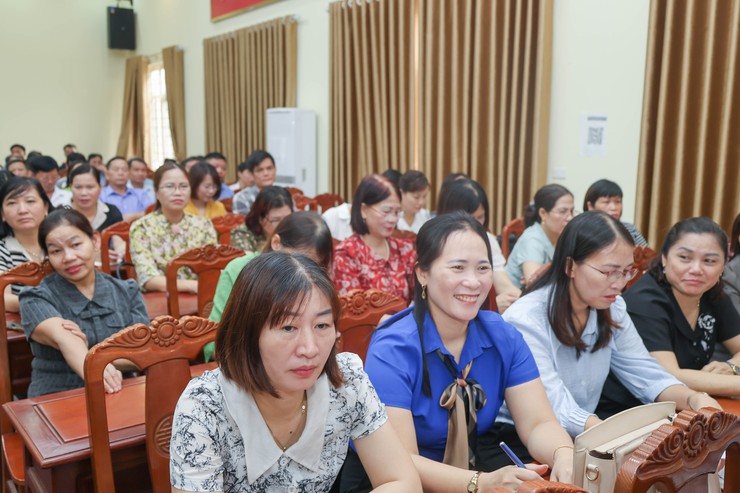 Khai mạc lớp bồi dưỡng nghiệp vụ công tác Đảng năm 2026- Ảnh 4.