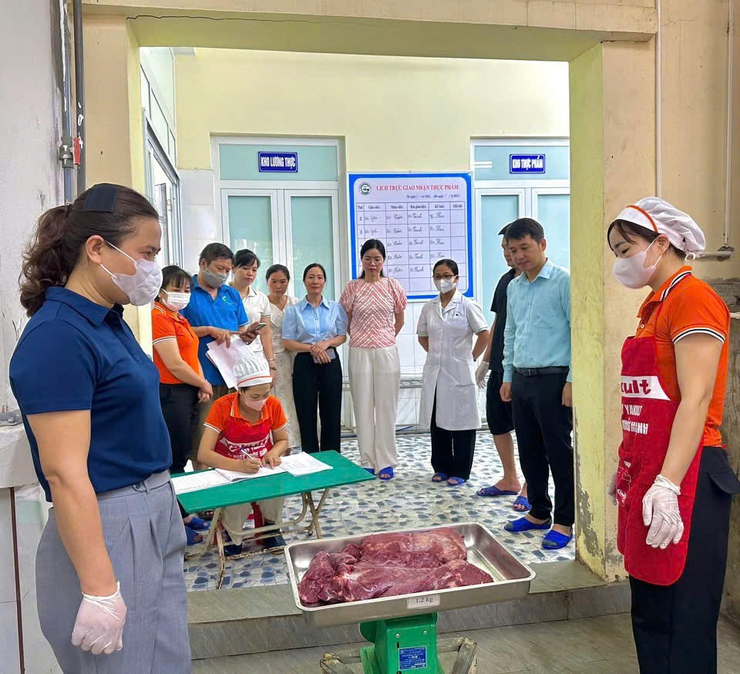 Trường mầm non Hạ Mỗ đón đoàn kiểm tra liên ngành về an toàn thực phẩm và y tế trường học- Ảnh 1.