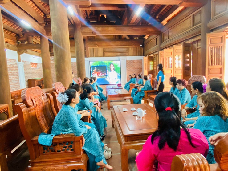 CÁN BỘ, HỘI VIÊN PHỤ NỮ XÃ NGỌC HỒI HỌC TẬP TRUYỀN THỐNG GẮN VỚI RA MẮT MÔ HÌNH XÂY DỰNG DI TÍCH LỊCH SỬ KIỂU MẪU- Ảnh 3.