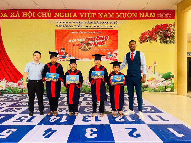 RUNG CHUÔNG VÀNG TIẾNG ANH – SÂN CHƠI TRÍ TUỆ SÔI NỔI- Ảnh 2.