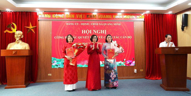 Đảng ủy xã Quang Minh tổ chức Hội nghị công bố các quyết định của Ban Thường vụ Đảng ủy về công tác cán bộ- Ảnh 3.