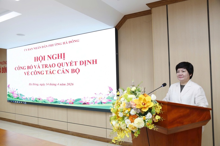 Phường Hà Đông trao quyết định bổ nhiệm, bổ nhiệm lại 5 cán bộ lãnh đạo- Ảnh 2.