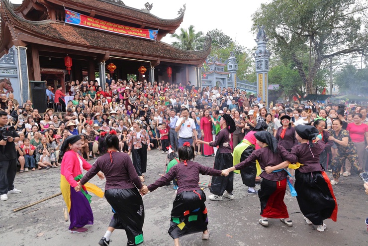 Sẻ chia yêu thương, lan tỏa nghĩa cử cao đẹp- Ảnh 2.