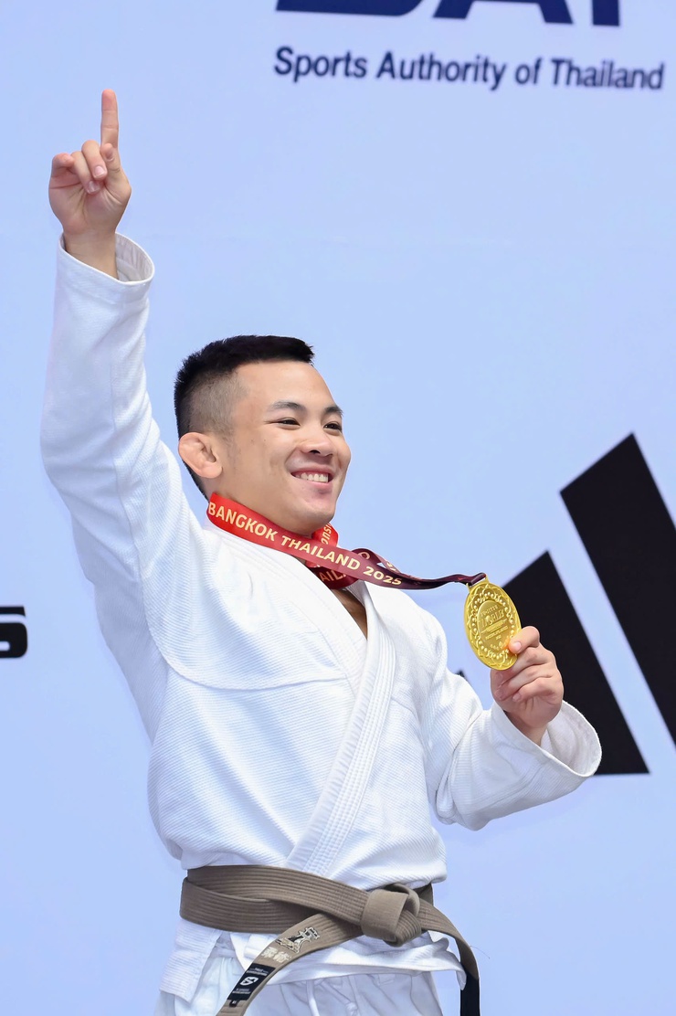 Phường Thanh Liệt: Người con quê hương Triều Khúc – võ sĩ Jujitsu Đào Hồng Sơn vinh dự nhận Huân chương Lao động hạng Nhất- Ảnh 1.