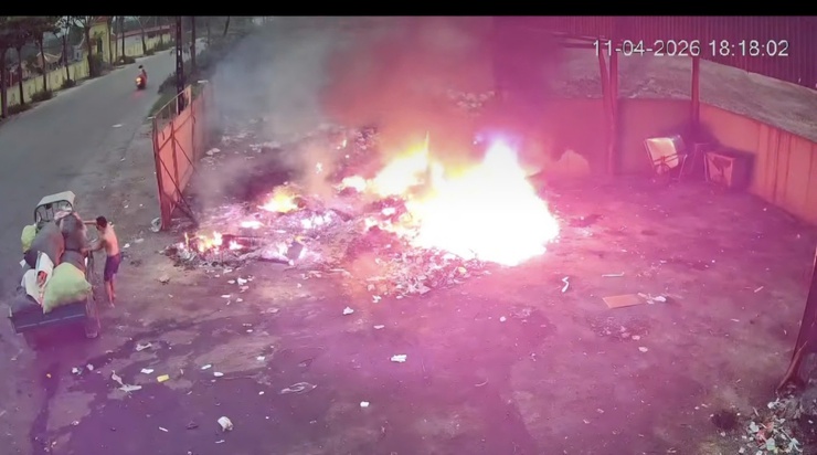 Tình trạng đổ rác, đốt rác bừa bãi vẫn diễn ra trên địa bàn xã Thư Lâm- Ảnh 4.