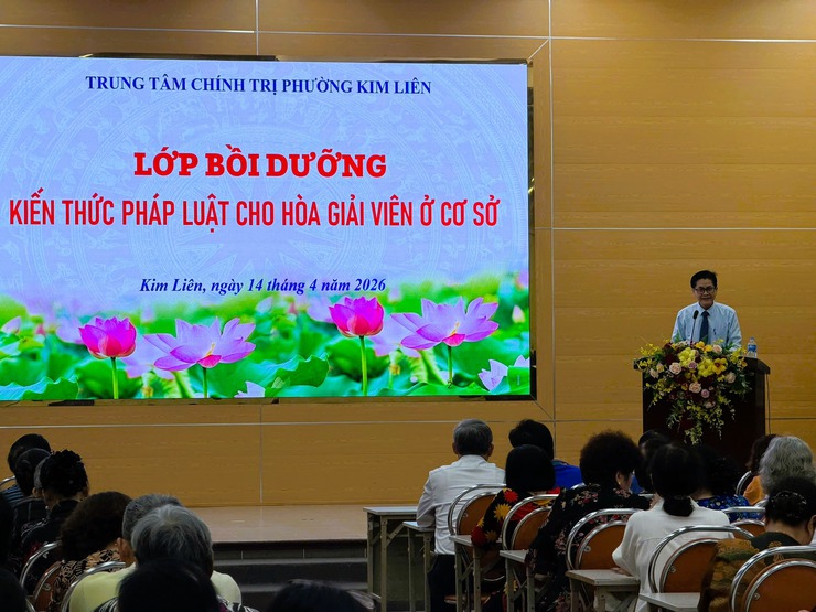 TRUNG TÂM CHÍNH TRỊ PHƯỜNG KIM LIÊN: NÂNG CAO CHẤT LƯỢNG ĐÀO TẠO, BỒI DƯỠNG CHÍNH TRỊ TẠI CƠ SỞ – NỀN TẢNG TRỰC TIẾP GÓP PHẦN CỦNG CỐ HỆ THỐNG CHÍNH TRỊ Ở CƠ SỞ VỮNG MẠNH, TOÀN DIỆN- Ảnh 1.