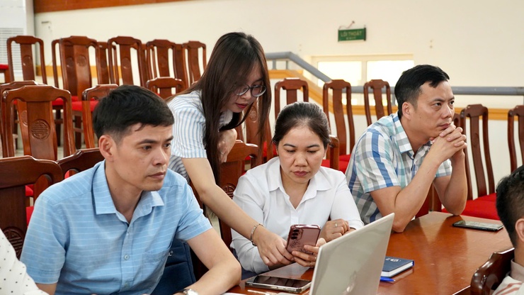 YÊN LÃNG TỔ CHỨC TẬP HUẤN TRIỂN KHAI HỆ THỐNG HANOIWORK CHO CÁN BỘ, CÔNG CHỨC TRÊN ĐỊA BÀN XÃ- Ảnh 5.