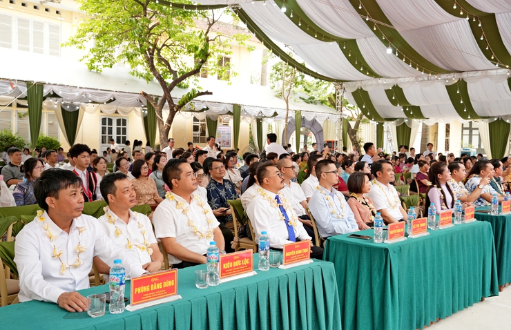 TRƯỜNG HỮU NGHỊ 80 TỔ CHỨC ĐÓN TẾT BUN PI MAY 2026 CHO LƯU HỌC SINH LÀO- Ảnh 2.