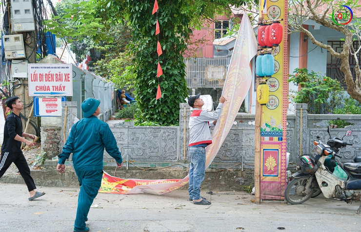 Quốc Oai ra quân cao điểm xử lý vi phạm trật tự đô thị, vệ sinh môi trường phục vụ Lễ hội Chùa Thầy 2026- Ảnh 6.