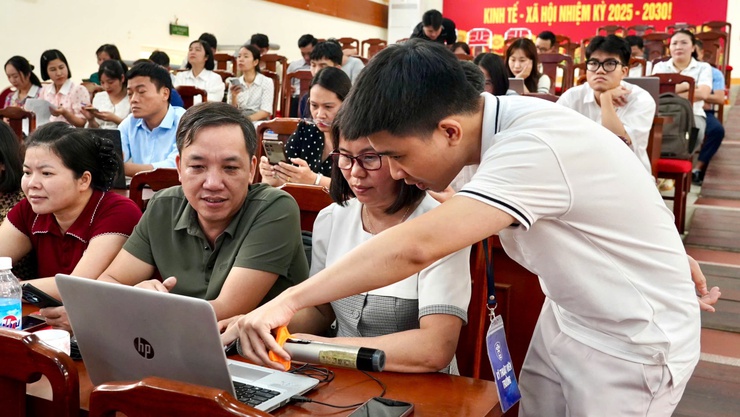 YÊN LÃNG TỔ CHỨC TẬP HUẤN TRIỂN KHAI HỆ THỐNG HANOIWORK CHO CÁN BỘ, CÔNG CHỨC TRÊN ĐỊA BÀN XÃ- Ảnh 7.