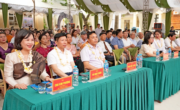 TRƯỜNG HỮU NGHỊ 80 TỔ CHỨC ĐÓN TẾT BUN PI MAY 2026 CHO LƯU HỌC SINH LÀO- Ảnh 1.