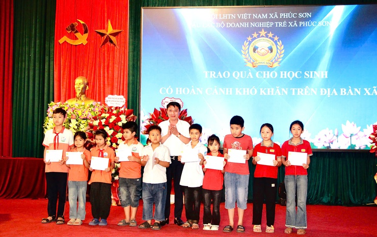 LỄ RA MẮT CÂU LẠC BỘ DOANH NGHIỆP TRẺ XÃ PHÚC SƠN – DẤU MỐC KHỞI ĐẦU CHO HÀNH TRÌNH LIÊN KẾT VÀ PHÁT TRIỂN BỀN VỮNG- Ảnh 3.