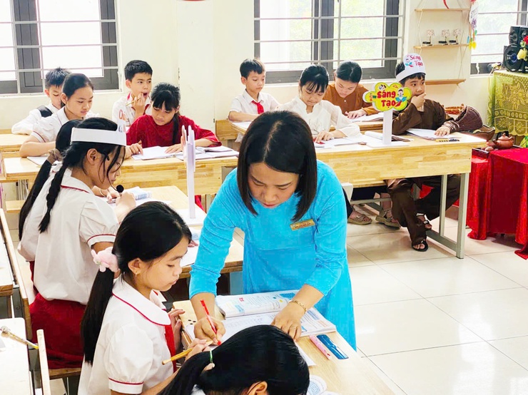 Trường Tiểu học Lương Mỹ: tổ chức chuyên đề “Ứng dụng trí tuệ nhân tạo AI trong dạy học- Ảnh 4.