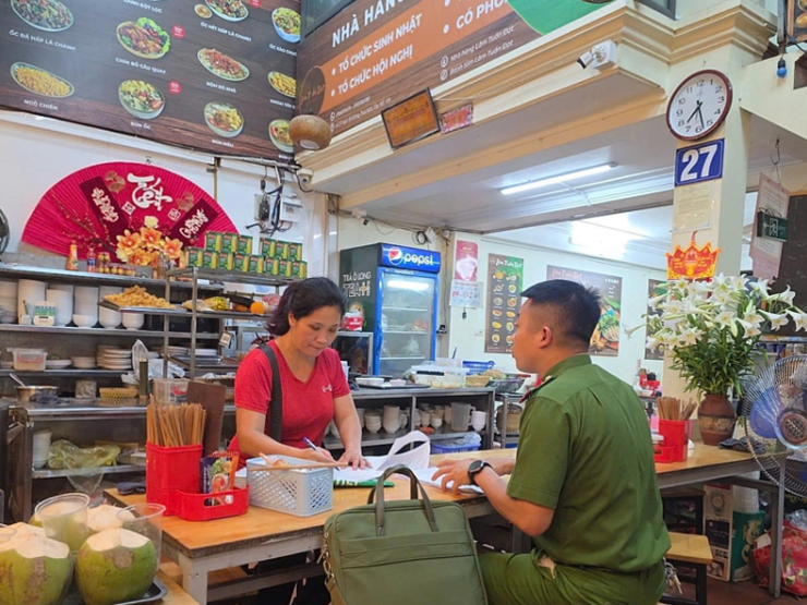 Phường Tây Hồ siết chặt kỷ cương trật tự đô thị- Ảnh 1.