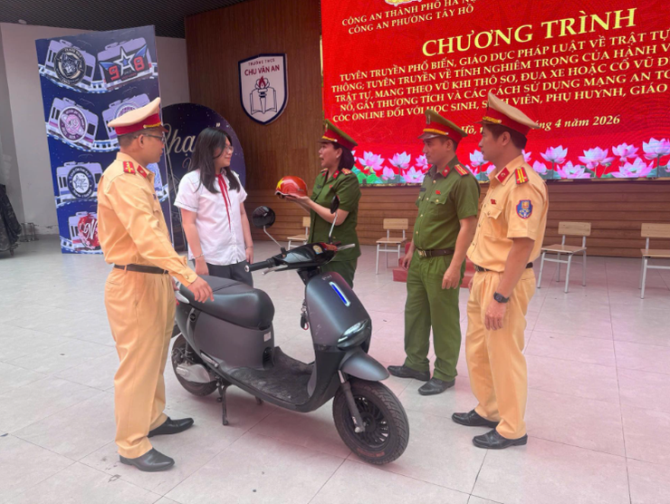 Công an phường Tây Hồ gieo mầm ý thức thượng tôn pháp luật trong học đường- Ảnh 3.