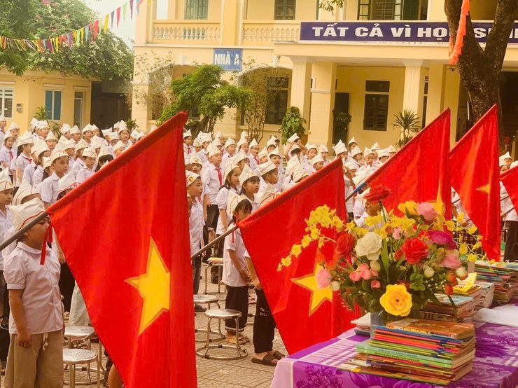 Trường Tiểu học Thái Hòa tăng cường hoạt động sinh hoạt dưới cờ tuyên truyền sách tháng 4 lịch sử- Ảnh 3.