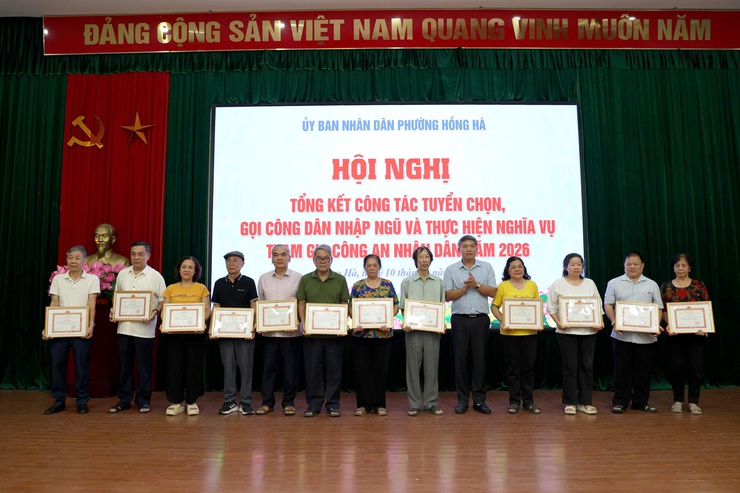 PHƯỜNG HỒNG HÀ TỔ CHỨC HỘI NGHỊ TỔNG KẾT 
CÔNG TÁC TUYỂN CHỌN, GỌI CÔNG DÂN NHẬP NGŨ VÀ THỰC HIỆN NGHĨA THAM GIA VỤ CAND NĂM 2026- Ảnh 6.