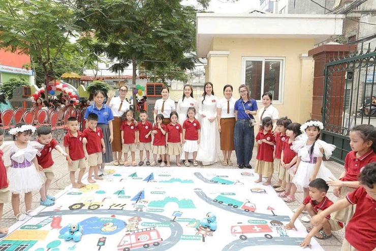 Trường Mầm non Cổ Nhuế 2 tổ chức Chuyên đề cấp Phường “English Explorers - Hành trình trải nghiệm tiếng Anh cho bé”
- Ảnh 13.