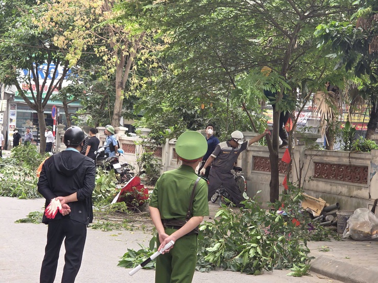 BÌNH MINH: ĐẢM BẢO TRẬT TỰ ĐÔ THỊ, AN TOÀN GIAO THÔNG, VỆ SINH MÔI TRƯỜNG TRƯỚC LỄ HỘI BÌNH ĐÀ NĂM 2026- Ảnh 2.