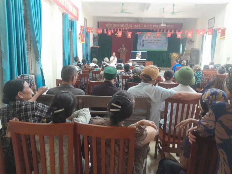 HỘI NÔNG DÂN THÔN YÊN NỘI TỔ CHỨC TẬP HUẤN SỬ DỤNG PHÂN BÓN VI SINH VÀ THỨC ĂN SINH HỌC TRONG CHĂN NUÔI- Ảnh 2.