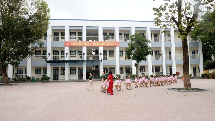 TRƯỜNG TIỂU HỌC THƯ LÂM TỔ CHỨC CHƯƠNG TRÌNH CHÀO MỪNG CÁC BÉ LỚP MẪU GIÁO LỚN TRƯỜNG MẦM NON LÂM TIÊN ĐẾN THAM QUAN, TRẢI NGHIỆM- Ảnh 5.