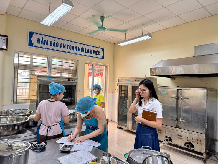 Xã Thượng Phúc kiểm tra an toàn thực phẩm tại Trường Mầm non Dũng Tiến- Ảnh 7.