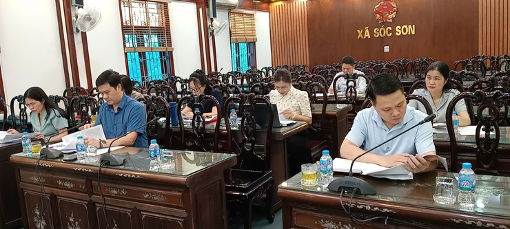 ĐỒNG CHÍ VƯƠNG NGUYÊN MINH - PHÓ BÍ THƯ THƯỜNG TRỰC ĐẢNG ỦY, CHỦ TỊCH HĐND XÃ CHỦ TRÌ PHIÊN HỌP THÁNG 4 CỦA THƯỜNG TRỰC HĐND XÃ- Ảnh 3.