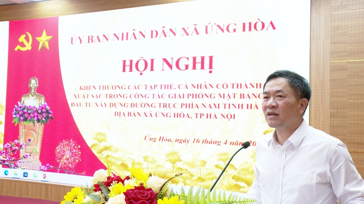 ỨNG HÒA KHEN THƯỞNG 28 TẬP THỂ, CÁ NHÂN XUẤT SẮC TRONG GIẢI PHÓNG MẶT BẰNG.- Ảnh 3.