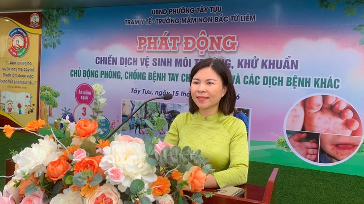 Phường Tây Tựu phát động chiến dịch ‘‘Vệ sinh môi trường, khử khuẩn chủ động phòng, chống bệnh tay chân miệng và các dịch bệnh khác’’- Ảnh 2.