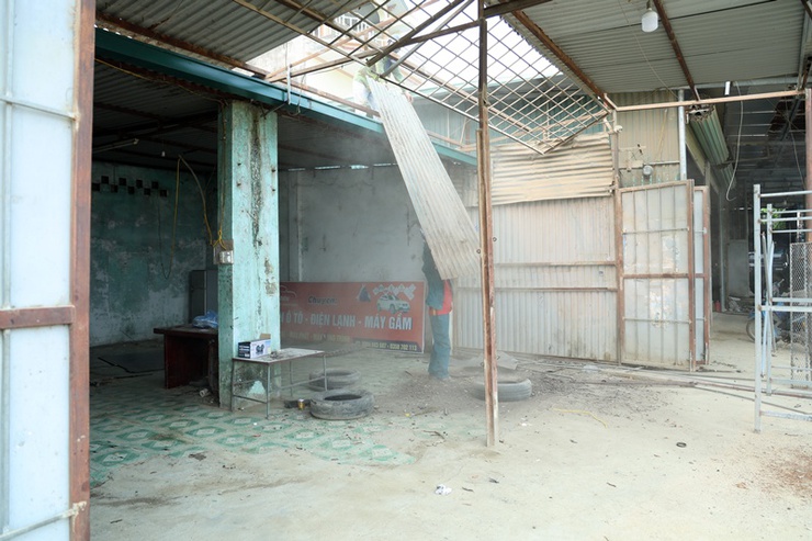 Nhiều hộ dân tại thôn Tiến Ân và thôn Tiên Trượng đã tích cực triển khai tháo dỡ công trình phục vụ dự án đường 6- Ảnh 1.